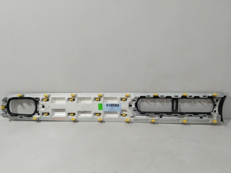 Recambio de moldura para citroën c3 iii (sx) 1.2 puretech 82 referencia OEM IAM 9812401777  