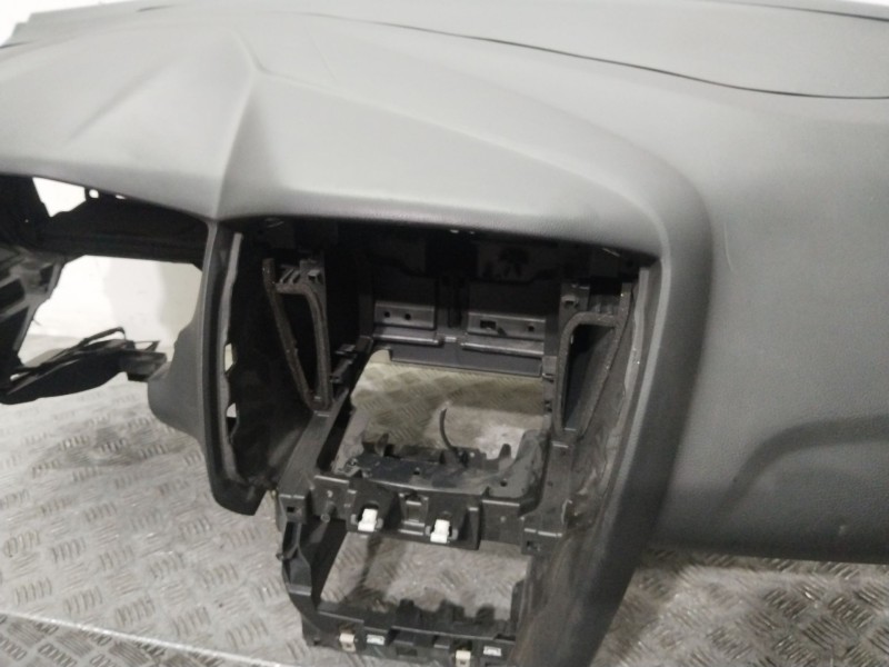 Recambio de salpicadero para ford focus iii 1.6 tdci referencia OEM IAM 1851699  