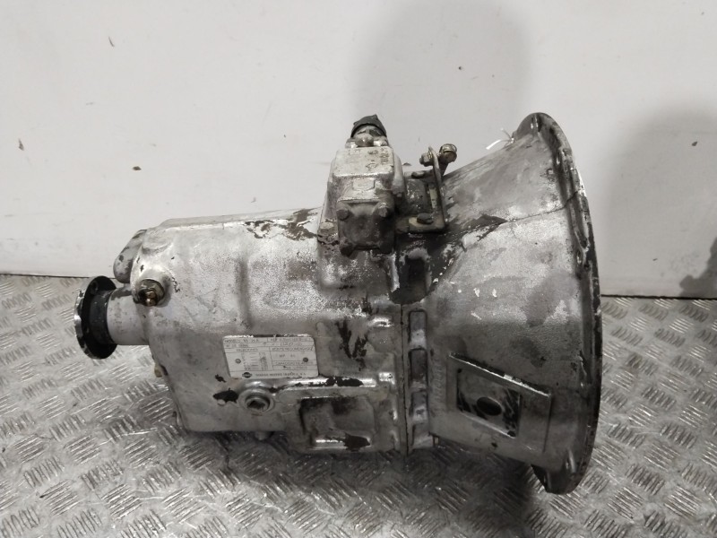 Recambio de caja cambios para nissan trade 4/2953 referencia OEM IAM 63011013C1  