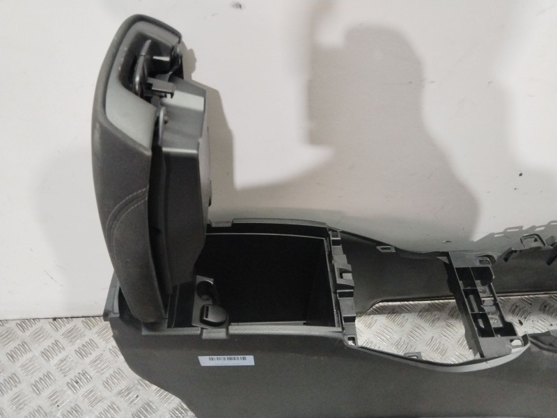 Recambio de apoyabrazos central para nissan qashqai ii (j11, j11_) 1.2 dig-t referencia OEM IAM   