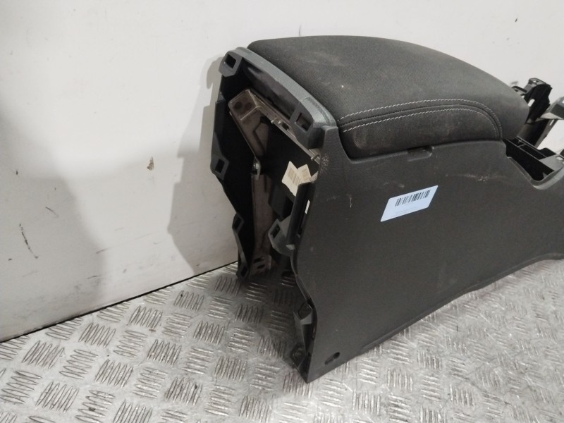 Recambio de apoyabrazos central para nissan qashqai ii (j11, j11_) 1.2 dig-t referencia OEM IAM   