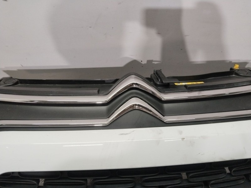 Recambio de paragolpes delantero para citroën c3 iii (sx) 1.2 puretech 82 referencia OEM IAM 167373471T  