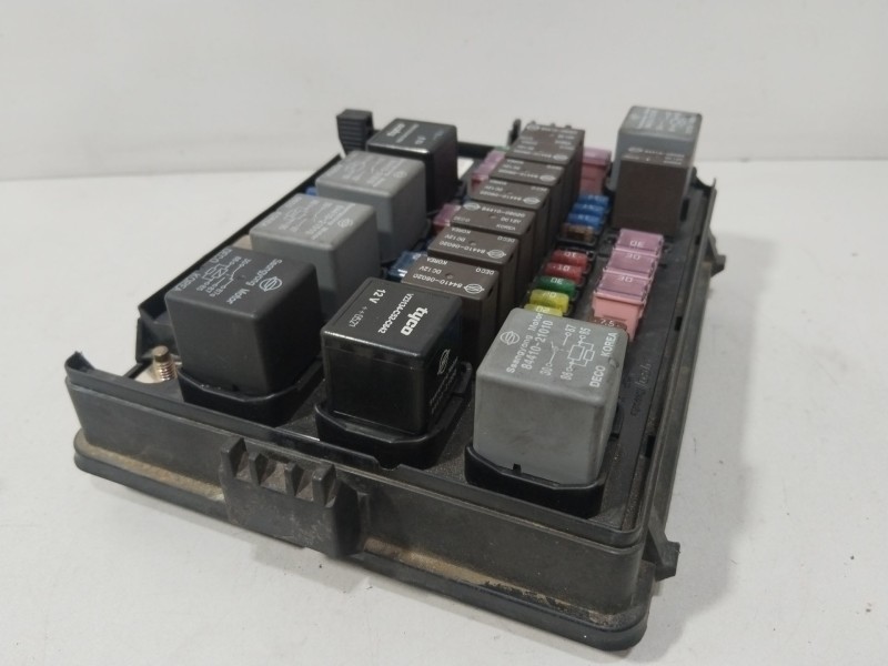 Recambio de caja reles / fusibles para ssangyong rodius i 2.7 xdi 4wd referencia OEM IAM A105DSL  