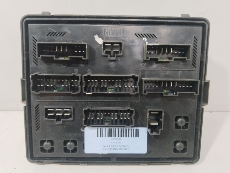 Recambio de caja reles / fusibles para ssangyong rodius i 2.7 xdi 4wd referencia OEM IAM A105DSL  