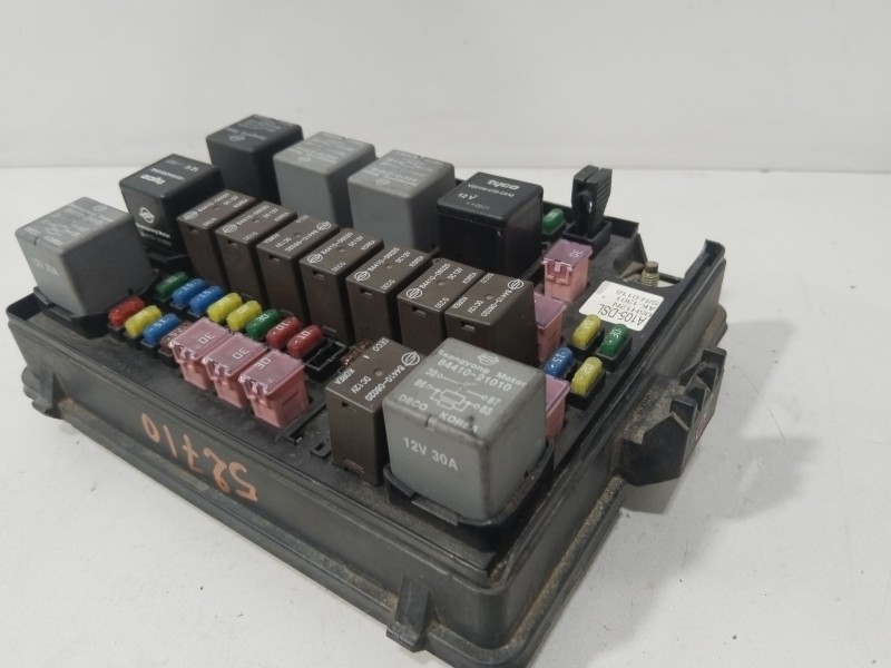 Recambio de caja reles / fusibles para ssangyong rodius i 2.7 xdi 4wd referencia OEM IAM A105DSL  