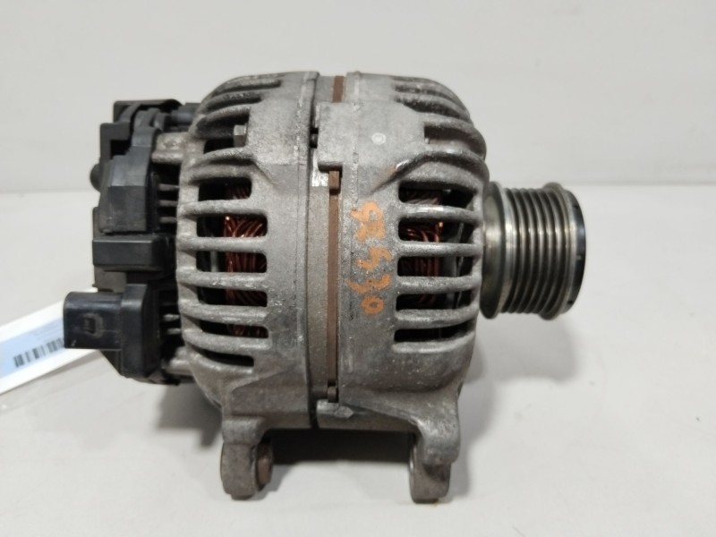 Recambio de alternador para seat leon (1p1) 2.0 tdi 16v referencia OEM IAM 06F903023F  