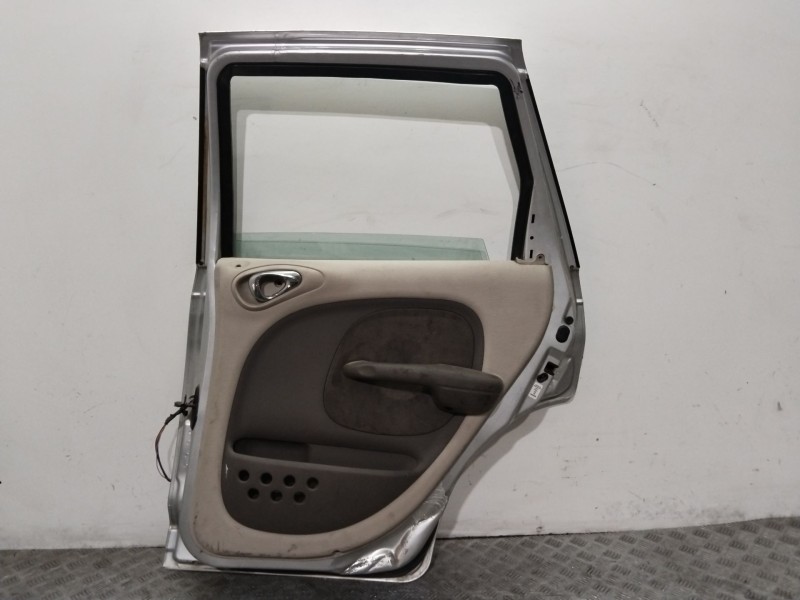 Recambio de puerta trasera derecha para chrysler pt cruiser (pt) 2.0 classic referencia OEM IAM 05015896AF PLATA 
