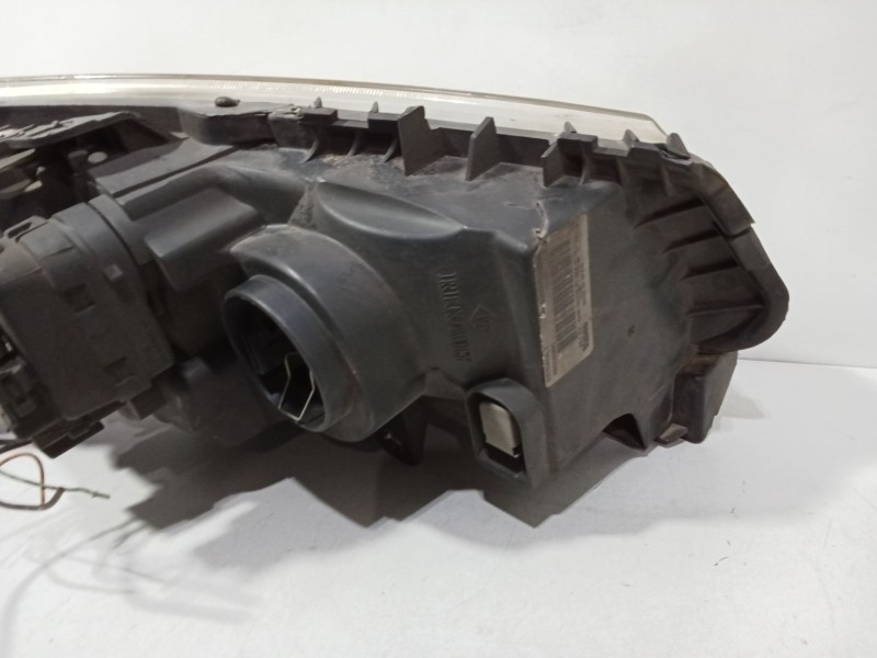 Recambio de faro izquierdo para renault megane ii berlina 5p confort dynamique referencia OEM IAM   