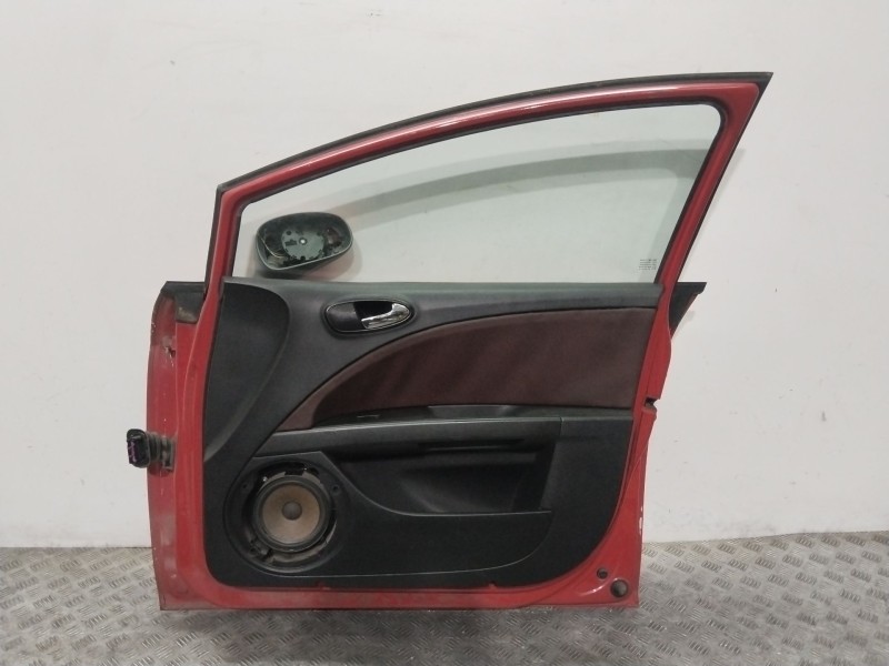 Recambio de puerta delantera derecha para seat leon (1p1) 2.0 tdi 16v referencia OEM IAM 1P0831056A  