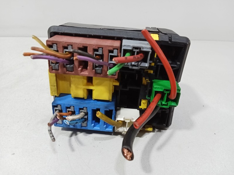 Recambio de caja reles / fusibles para peugeot 406 (8b) 1.8 16v referencia OEM IAM PA66B2013  