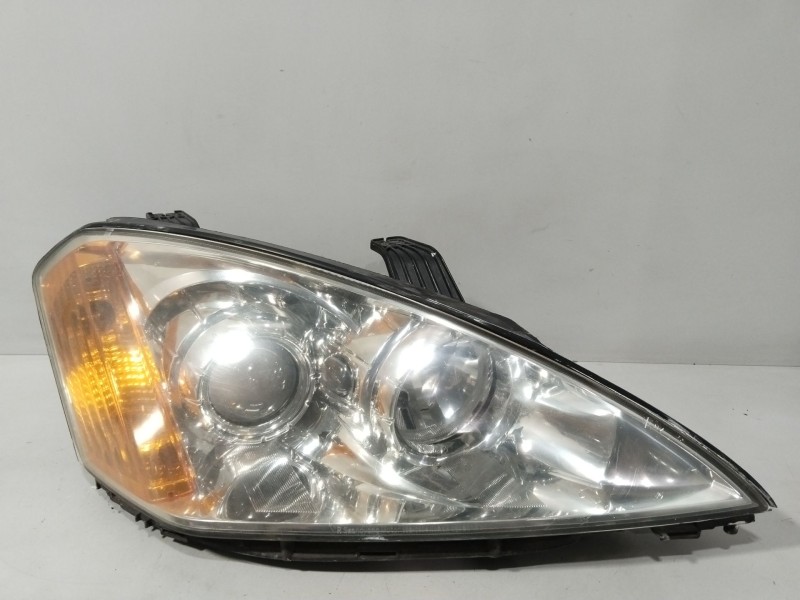 Recambio de faro derecho para ssangyong kyron 2.0 xdi referencia OEM IAM 8310209101  