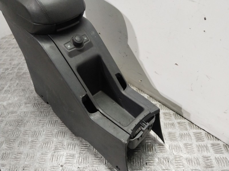 Recambio de apoyabrazos central para opel antara a (l07) 2.0 cdti 4x4 referencia OEM IAM 4813627  