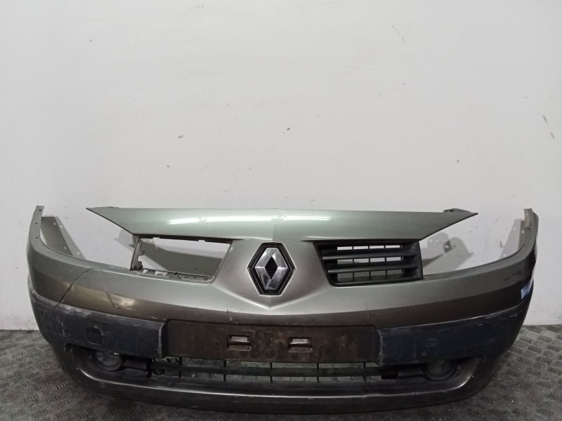 Recambio de paragolpes delantero para renault megane ii station wagon (km0/1_) 1.6 referencia OEM IAM 7701474484  