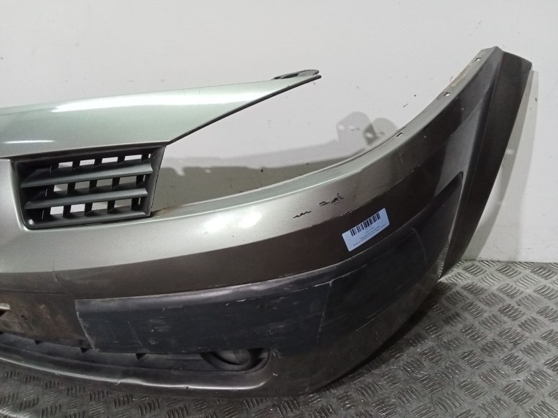 Recambio de paragolpes delantero para renault megane ii station wagon (km0/1_) 1.6 referencia OEM IAM 7701474484  