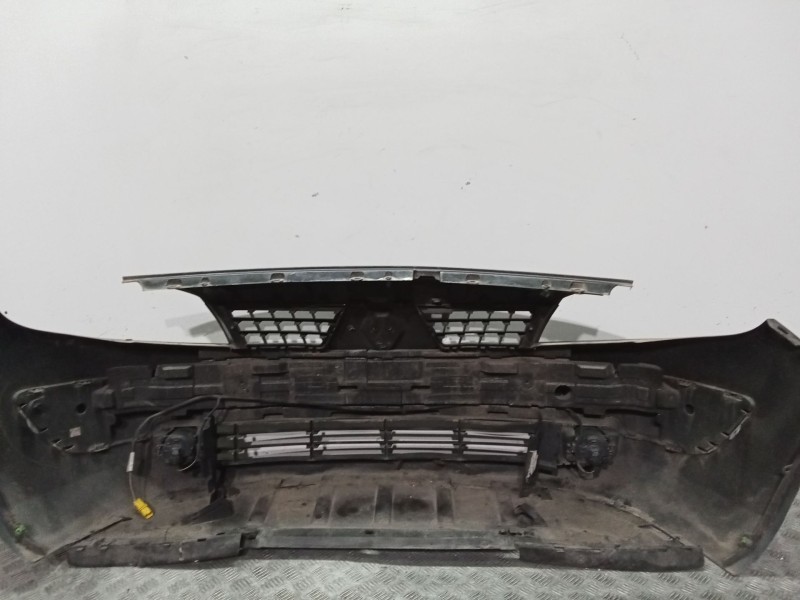 Recambio de paragolpes delantero para renault grand scénic ii (jm0/1_) 2.0 referencia OEM IAM 7701474769  