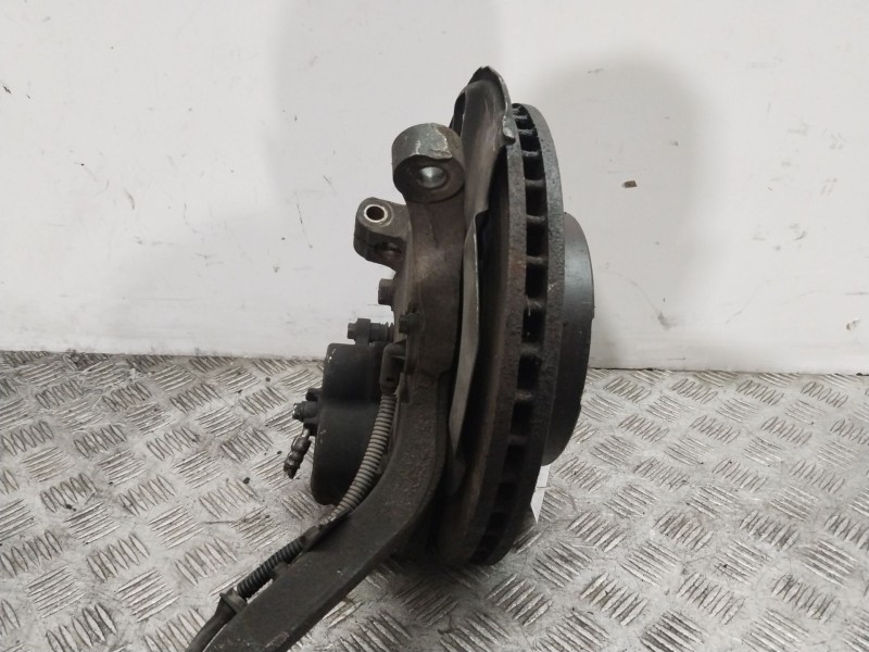 Recambio de mangueta delantera derecha para ssangyong rodius i 2.7 xdi referencia OEM IAM 4122021000  