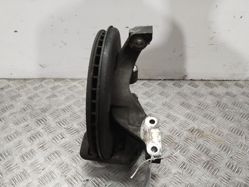 Recambio de mangueta delantera derecha para cadillac bls 1.9 d referencia OEM IAM   