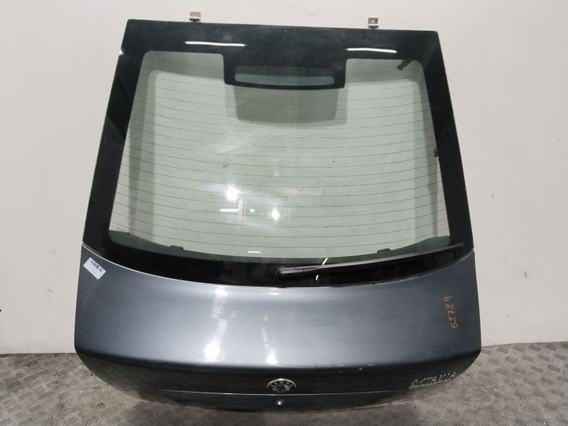 Recambio de porton trasero para skoda octavia i (1u2) 1.9 tdi referencia OEM IAM 1U6827025  