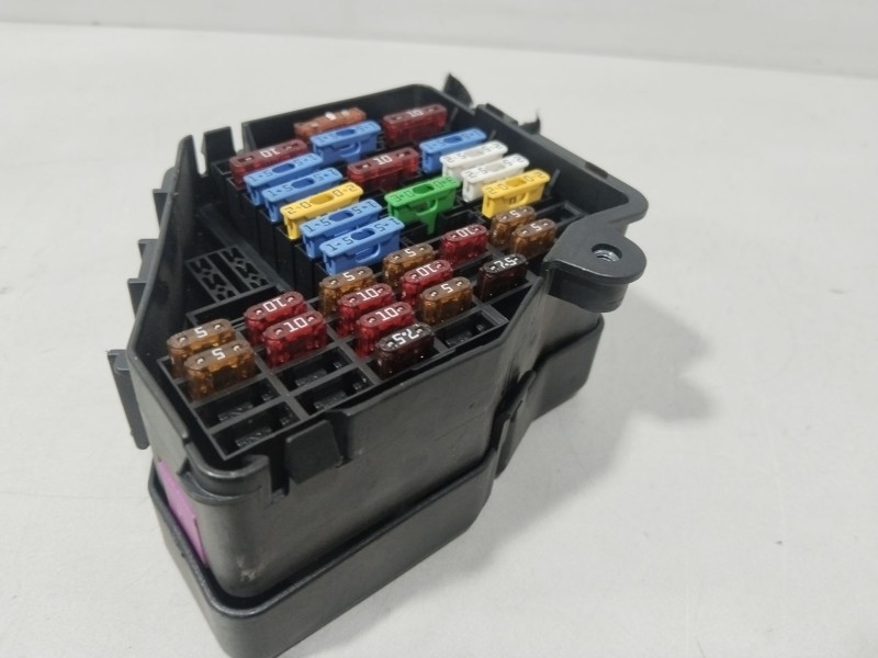 Recambio de caja reles / fusibles para skoda octavia i (1u2) 1.9 tdi referencia OEM IAM 8D1941824  
