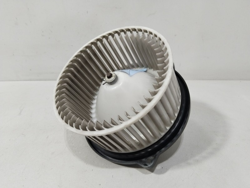 Recambio de motor calefaccion para mazda 2 (dy) 1.4 cd referencia OEM IAM HB1118940000  