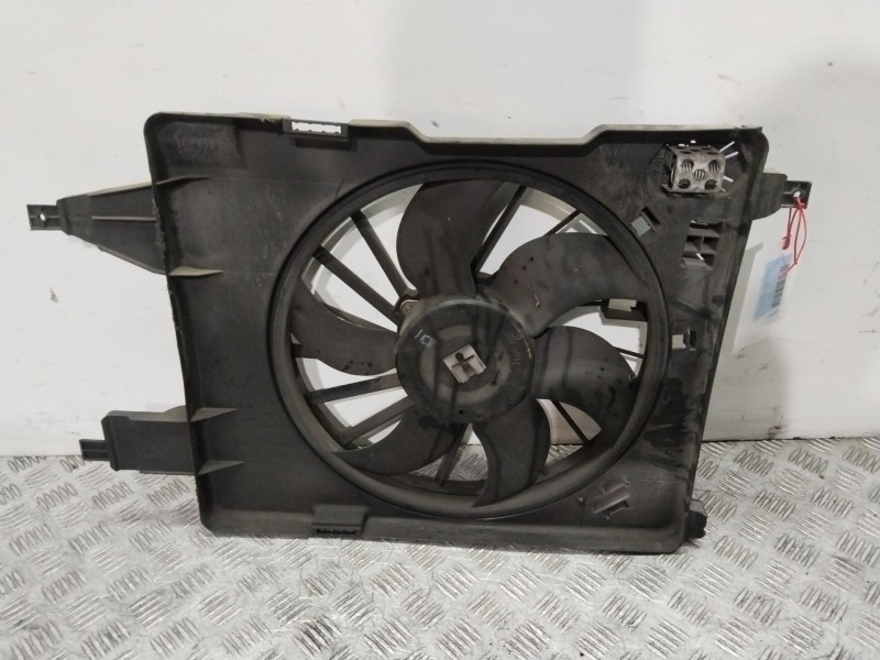 Recambio de electroventilador para renault megane ii station wagon (km0/1_) 1.6 referencia OEM IAM 8200151464  