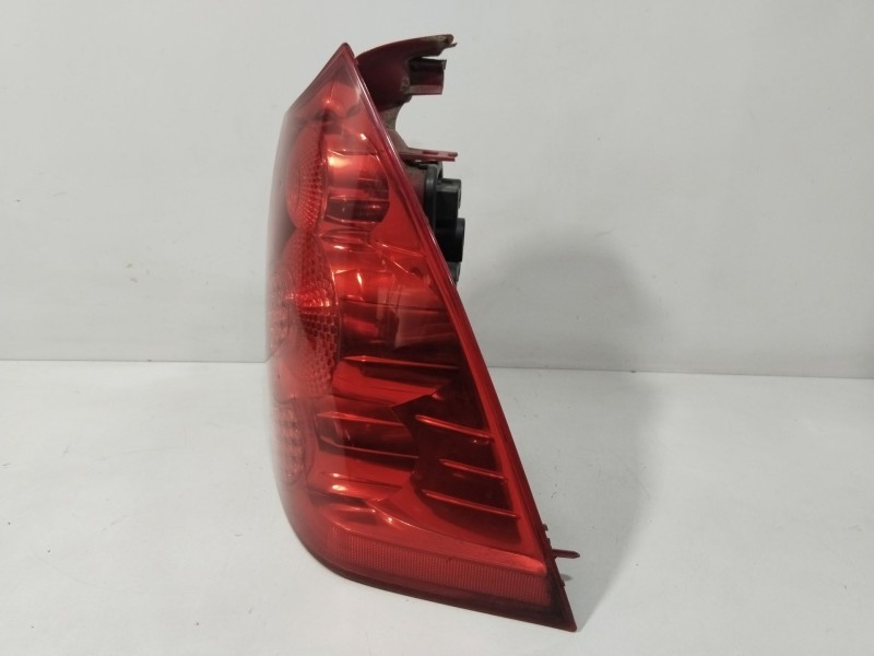 Recambio de piloto trasero derecho para peugeot 307 break (3e) 1.6 hdi 110 referencia OEM IAM 9655768480  