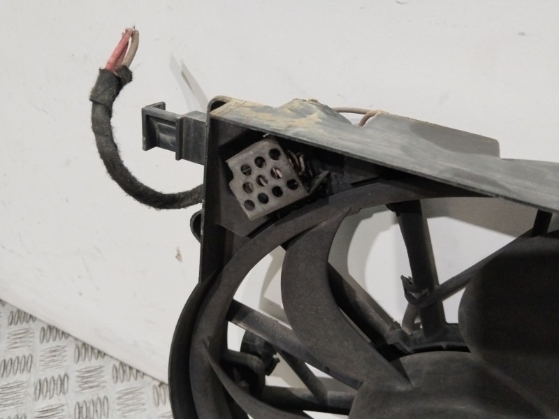 Recambio de electroventilador para opel astra h gtc (a04) 1.6 (l08) referencia OEM IAM 13205947  