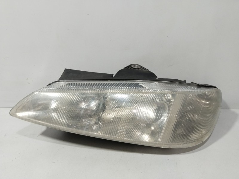 Recambio de faro izquierdo para peugeot 406 (8b) 1.8 16v referencia OEM IAM 0301037021  