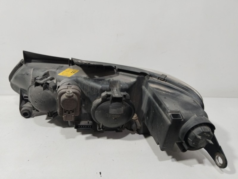 Recambio de faro derecho para peugeot 406 (8b) 1.8 16v referencia OEM IAM 0301037022  