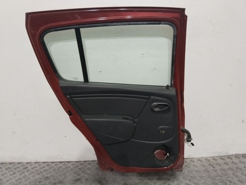 Recambio de puerta trasera izquierda para dacia sandero ii 1.5 dci referencia OEM IAM 821010576R  