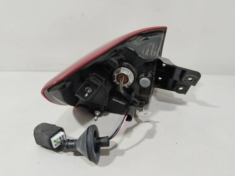 Recambio de piloto trasero derecho para kia ceed tourer (cd) 1.6 crdi 136 referencia OEM IAM 92402J7150  