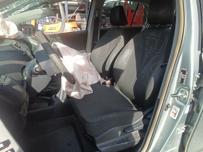 toyota yaris (_p9_) del año 2010