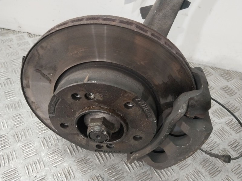 Recambio de mangueta delantera izquierda para ssangyong rodius i 2.7 xdi referencia OEM IAM 4121021000  