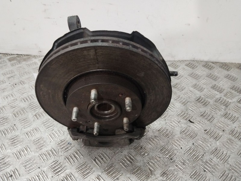 Recambio de mangueta delantera izquierda para hyundai tucson (jm) 2.0 crdi referencia OEM IAM 517152E100  