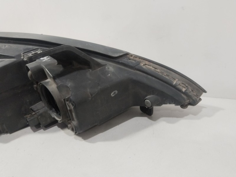 Recambio de faro izquierdo para ssangyong kyron 2.0 xdi referencia OEM IAM 8310109101  