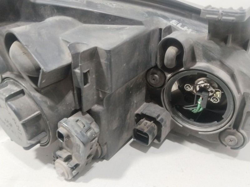 Recambio de faro izquierdo para ssangyong kyron 2.0 xdi referencia OEM IAM 8310109101  