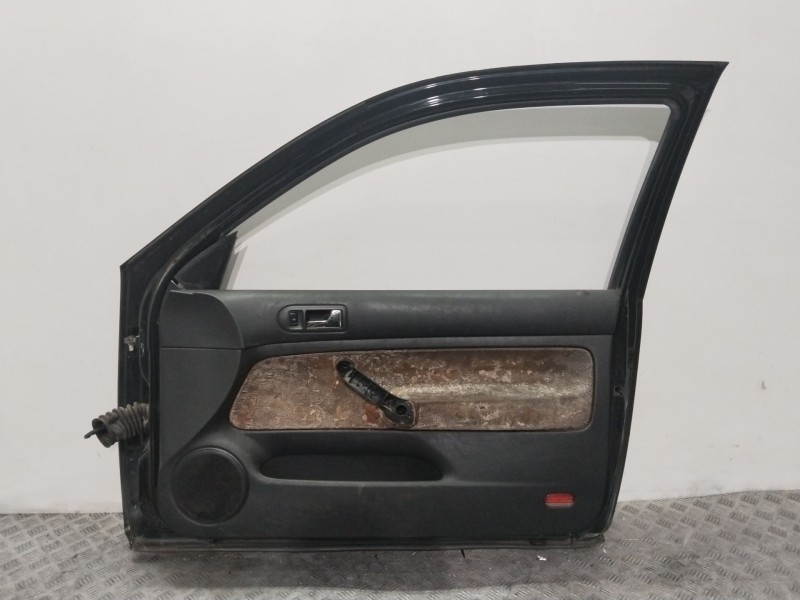 Recambio de puerta delantera derecha para volkswagen golf iv (1j1) 1.9 tdi referencia OEM IAM 1J3831056H  