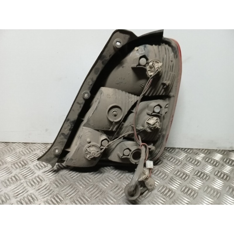 PILOTO TRASERO DERECHO 0K2JB51150A  - imagen 2