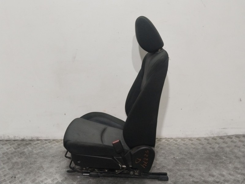 Recambio de asiento delantero derecho para mazda 3 (bm, bn) 2.2 d referencia OEM IAM BJE388680  