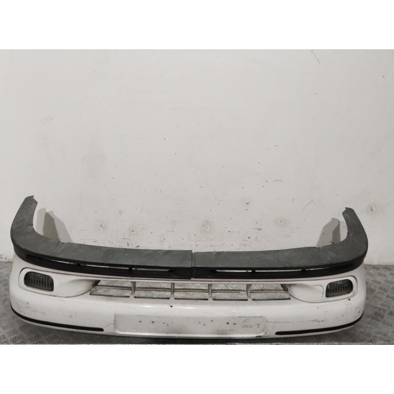 PARAGOLPES DELANTERO BLANCO  - imagen 1