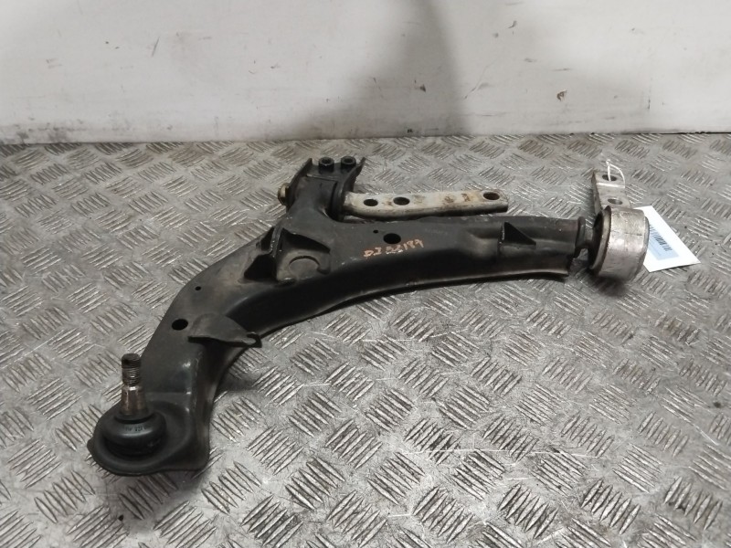 Recambio de brazo suspension inferior delantero izquierdo para nissan primera (p12) 1.8 referencia OEM IAM 54501AV600  