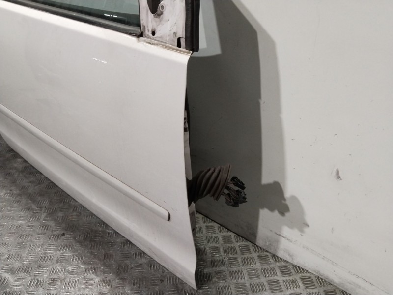 Recambio de puerta delantera derecha para volkswagen polo iv (9n_, 9a_) 1.4 tdi referencia OEM IAM 6Q3831056K  