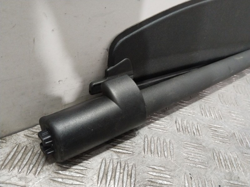 Recambio de bandeja trasera para mazda 2 (dy) 1.6 referencia OEM IAM 67370023  