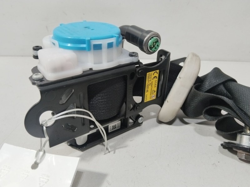 Recambio de cinturon seguridad delantero derecho para mazda 3 (bm, bn) 2.2 d referencia OEM IAM BHS257L30D02  