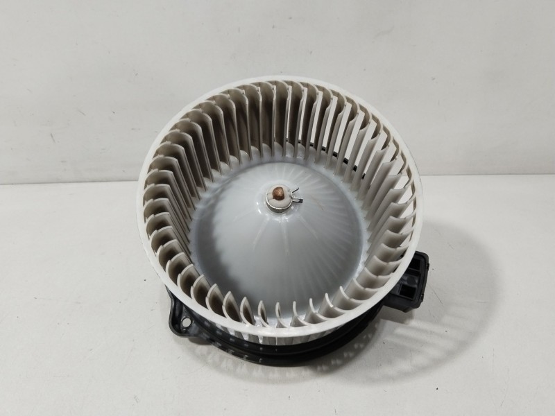 Recambio de motor calefaccion para mazda 3 (bm, bn) 2.2 d referencia OEM IAM KD4561B10  