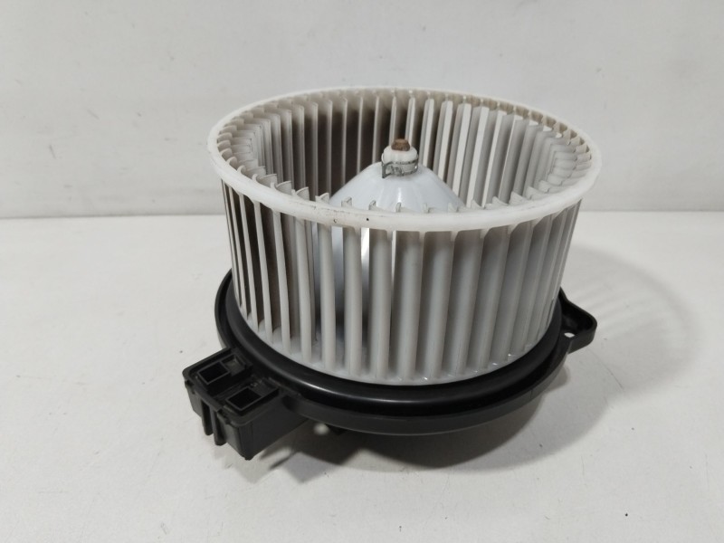 Recambio de motor calefaccion para mazda 3 (bm, bn) 2.2 d referencia OEM IAM KD4561B10  