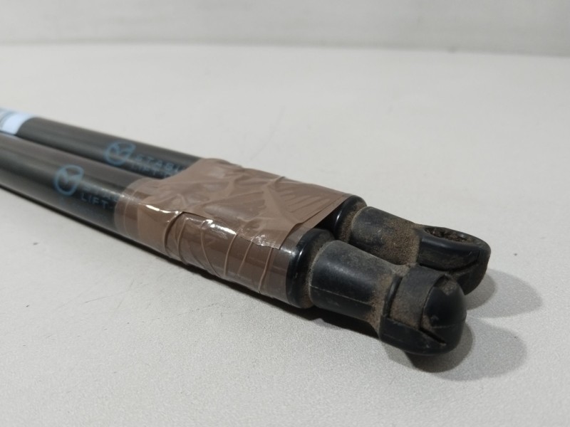 Recambio de amortiguadores maletero / porton para mazda 3 (bm, bn) 2.2 d referencia OEM IAM BHN962620A  