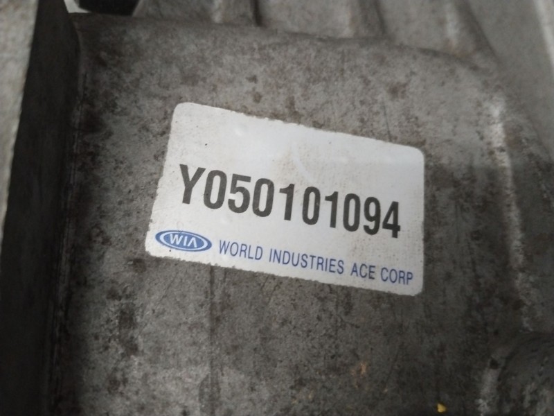 Recambio de caja cambios para kia carnival ii 2.5 v6 ex referencia OEM IAM Y050101094  