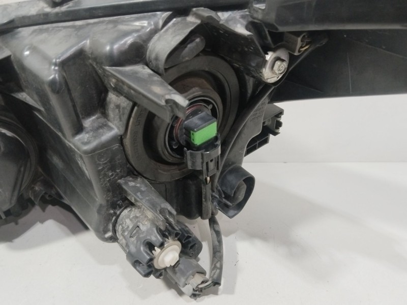 Recambio de faro derecho para mazda 3 (bm, bn) 2.2 d referencia OEM IAM BHR1510K0A  