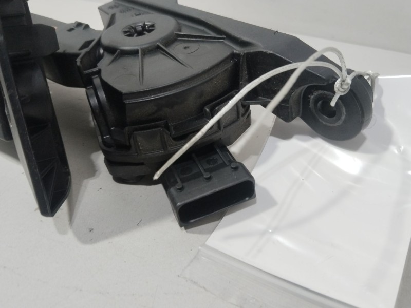 Recambio de pedal acelerador para hyundai i30 (gd) 1.4 crdi referencia OEM IAM 327302P110  